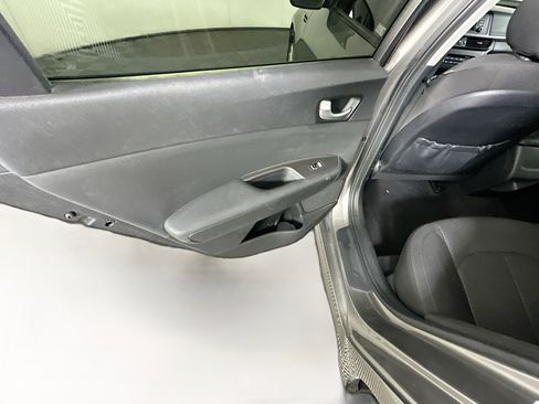 Used 2017 Kia Optima LX w/ Option Group 014 FWD image 25