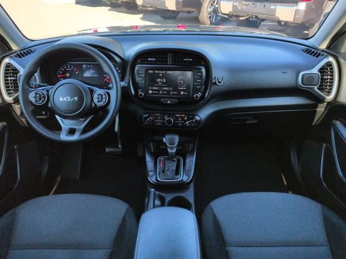 Used 2022 Kia Soul LX w/ Technology Package FWD image 14