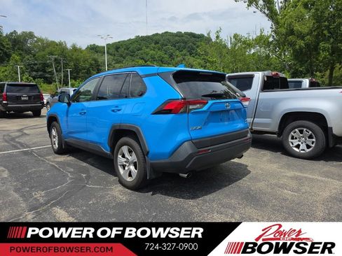 Used 2019 Toyota RAV4 XLE AWD/4WD image 6