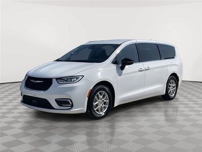 Used 2024 Chrysler Pacifica Touring-L