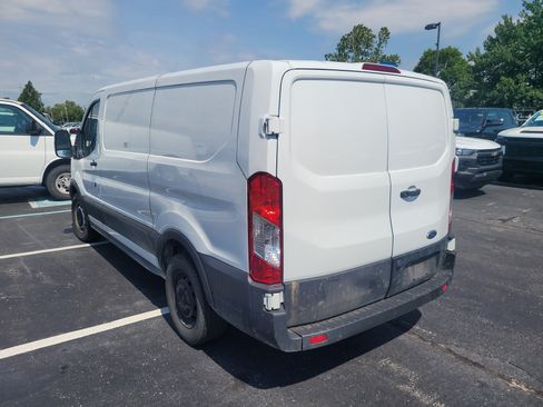 Used 2019 Ford Transit 150 130 Low Roof RWD image 5