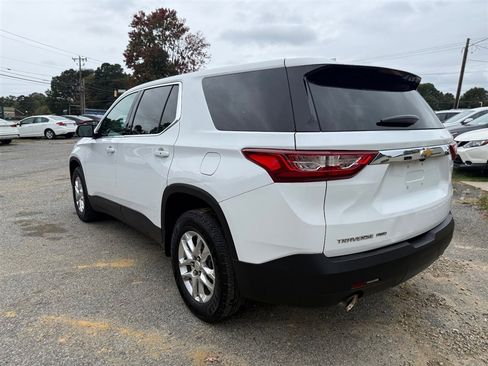 Used 2021 Chevrolet Traverse LS image 3