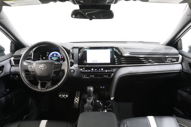 Used 2025 Toyota Camry SE FWD image 13