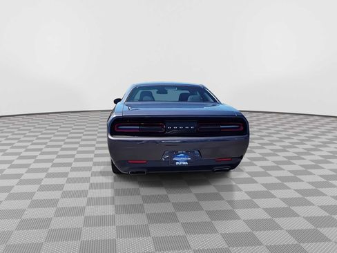 Used 2016 Dodge Challenger SXT image 7