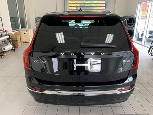 Certified 2025 Volvo XC90 B6 Plus image 5