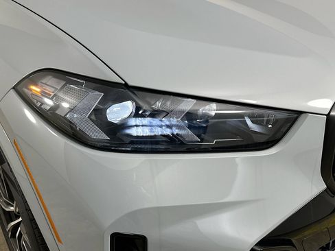 New 2026 BMW X5 xDrive40i w/ M Sport Package AWD/4WD image 9