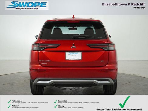 Used 2025 Mitsubishi Outlander SE image 4