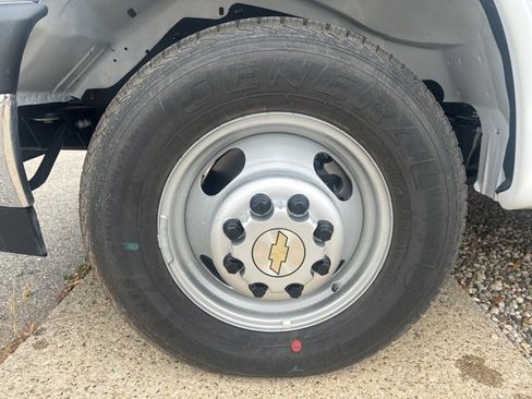 New 2024 Chevrolet Express 3500 w/ Power Convenience Package image 32