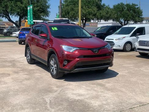 Used 2018 Toyota RAV4 XLE w/ Plus Extra Value Package FWD image 3