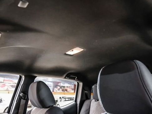 Used 2022 Toyota Tacoma TRD Off-Road image 22