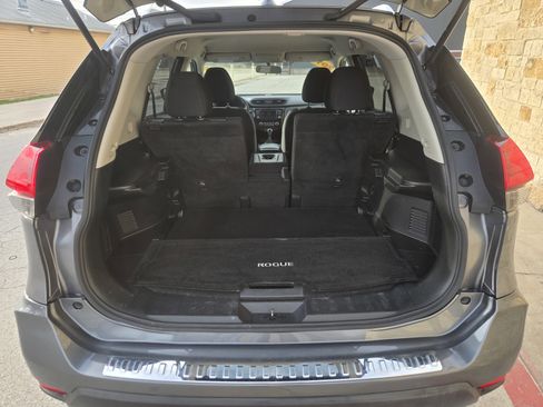 Used 2018 Nissan Rogue S w/ S Value Package image 17