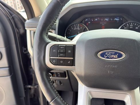 Used 2024 Ford Expedition Max XLT image 19