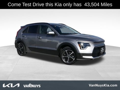 Used 2023 Kia Niro EX image 1