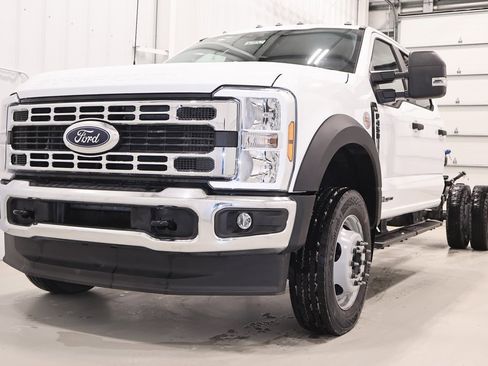 New 2026 Ford F450 XL w/ XL Chrome Package image 4