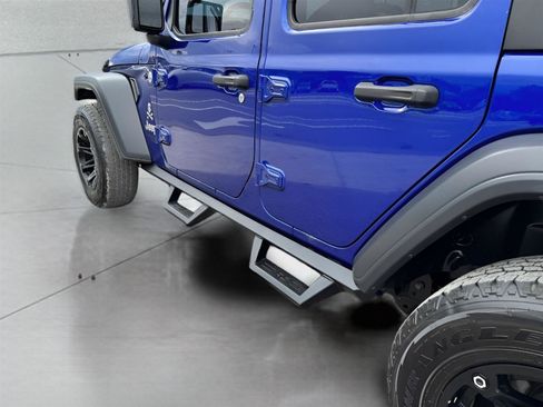 Used 2018 Jeep Wrangler Unlimited Sport image 33