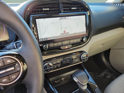 Certified 2024 Kia Soul EX FWD image 27