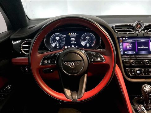 Used 2023 Bentley Bentayga AWD/4WD image 9