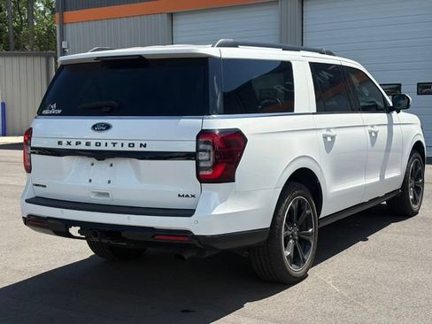 Used 2024 Ford Expedition Max Limited AWD/4WD image 5