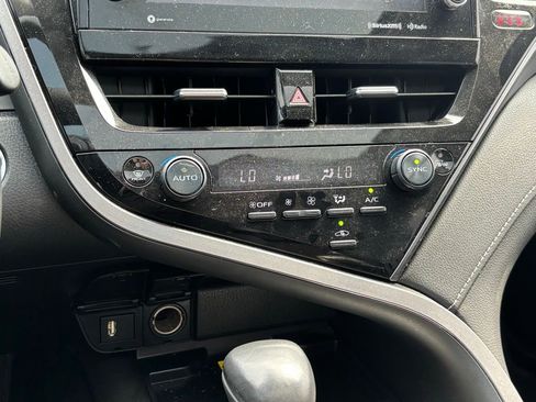 Used 2023 Toyota Camry SE w/ Audio Upgrade Package FWD image 11