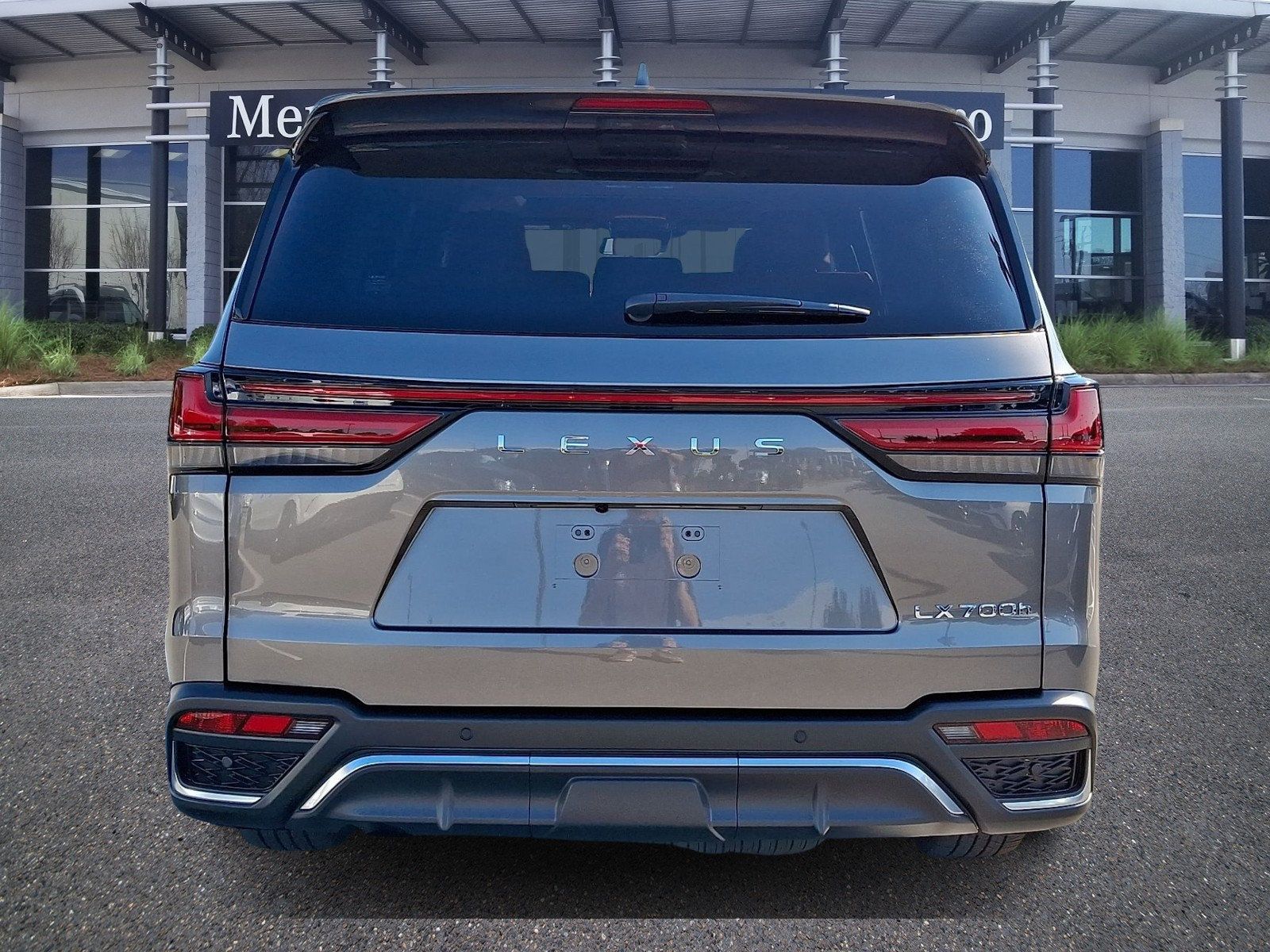 Used 2025 Lexus LX 700h F Sport w/ Accessory Package (Z1) AWD/4WD image 5