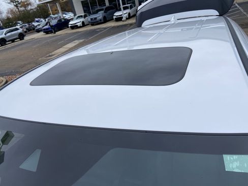 New 2026 Honda Odyssey Touring image 15