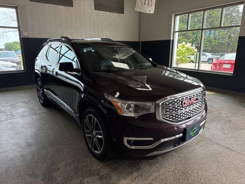 Certified 2017 GMC Acadia Denali w/ Technology Package AWD/4WD image 3