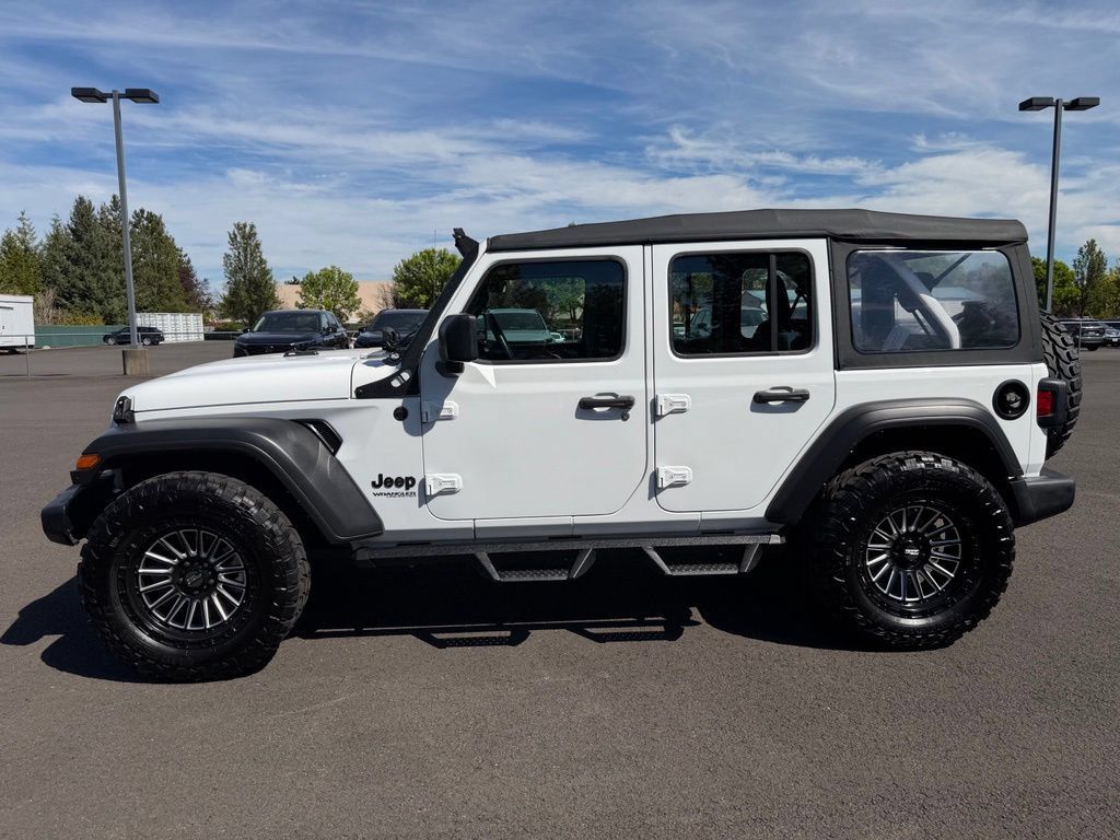Used 2022 Jeep Wrangler Unlimited Sport AWD/4WD image 5