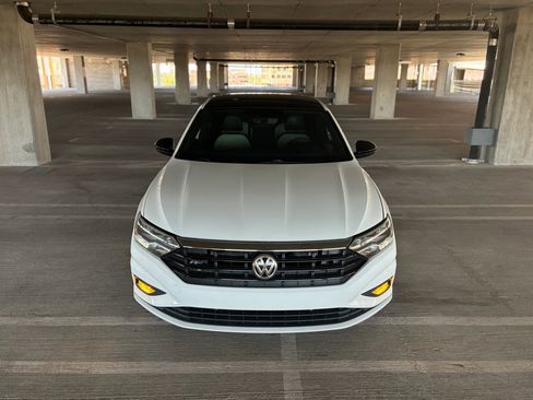 Used 2020 Volkswagen Jetta R-Line w/ R-Line Cold Weather Package FWD image 3