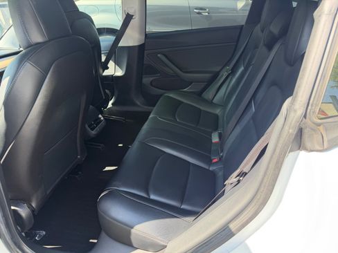 Used 2020 Tesla Model 3 RWD image 8