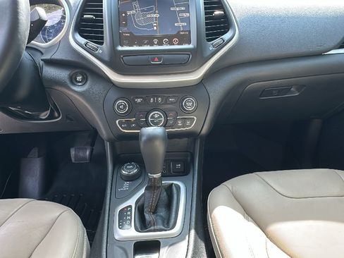 Used 2017 Jeep Cherokee Limited AWD/4WD image 21