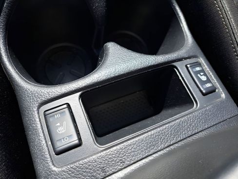 Used 2018 Nissan Rogue SV image 26