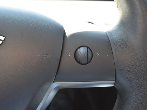 Used 2020 Tesla Model 3 Standard Range RWD image 21