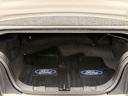 Used 2006 Ford Mustang GT RWD image 21