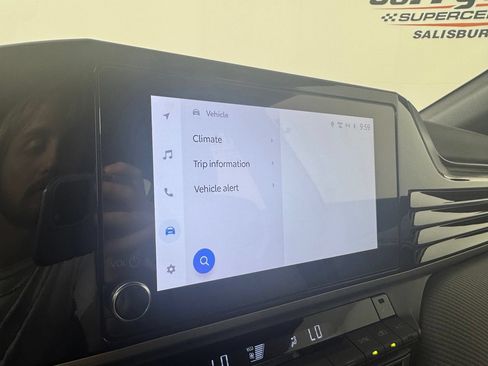 Used 2025 Toyota Camry SE FWD image 17