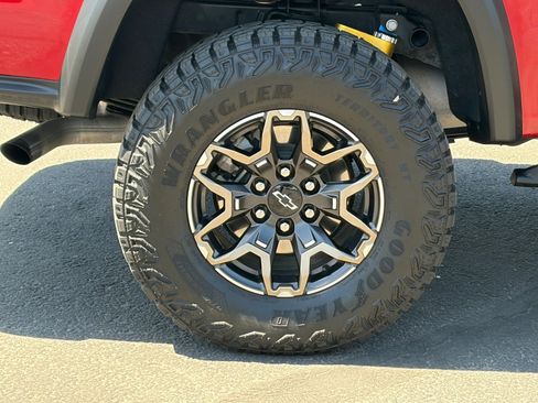 Used 2024 Chevrolet Colorado ZR2 w/ ZR2 Convenience Package III image 10