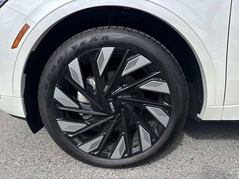 New 2026 Lincoln Nautilus Black Label w/ Jet Appearance Package AWD/4WD image 7