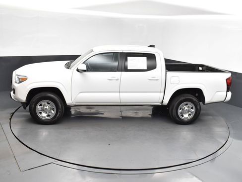 Used 2022 Toyota Tacoma SR w/ SR Convenience Package RWD image 27