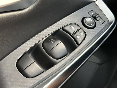 Used 2025 Nissan Sentra SR FWD image 26