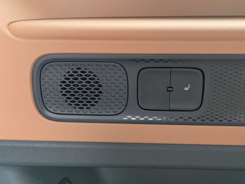 New 2025 Volkswagen ID. Buzz Pro S RWD image 18