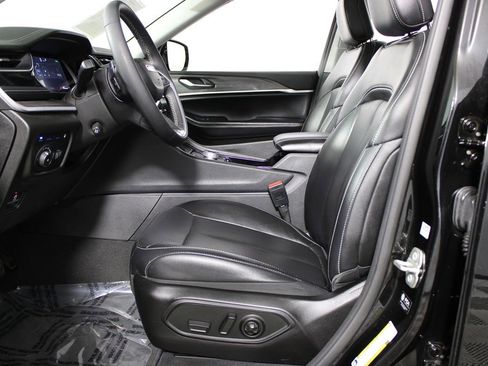 Used 2023 Jeep Grand Cherokee 4WD 4xe w/ Luxury Tech Group II image 25