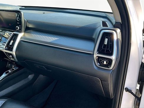 Used 2023 Kia Sorento SX image 17