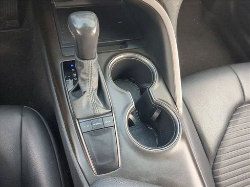 Used 2022 Toyota Camry SE w/ Carpet Mat Package (TMS) FWD image 12