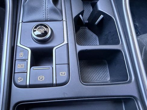 Used 2024 Kia Sorento LX image 23