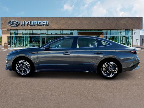 New 2025 Hyundai Sonata SEL image 3