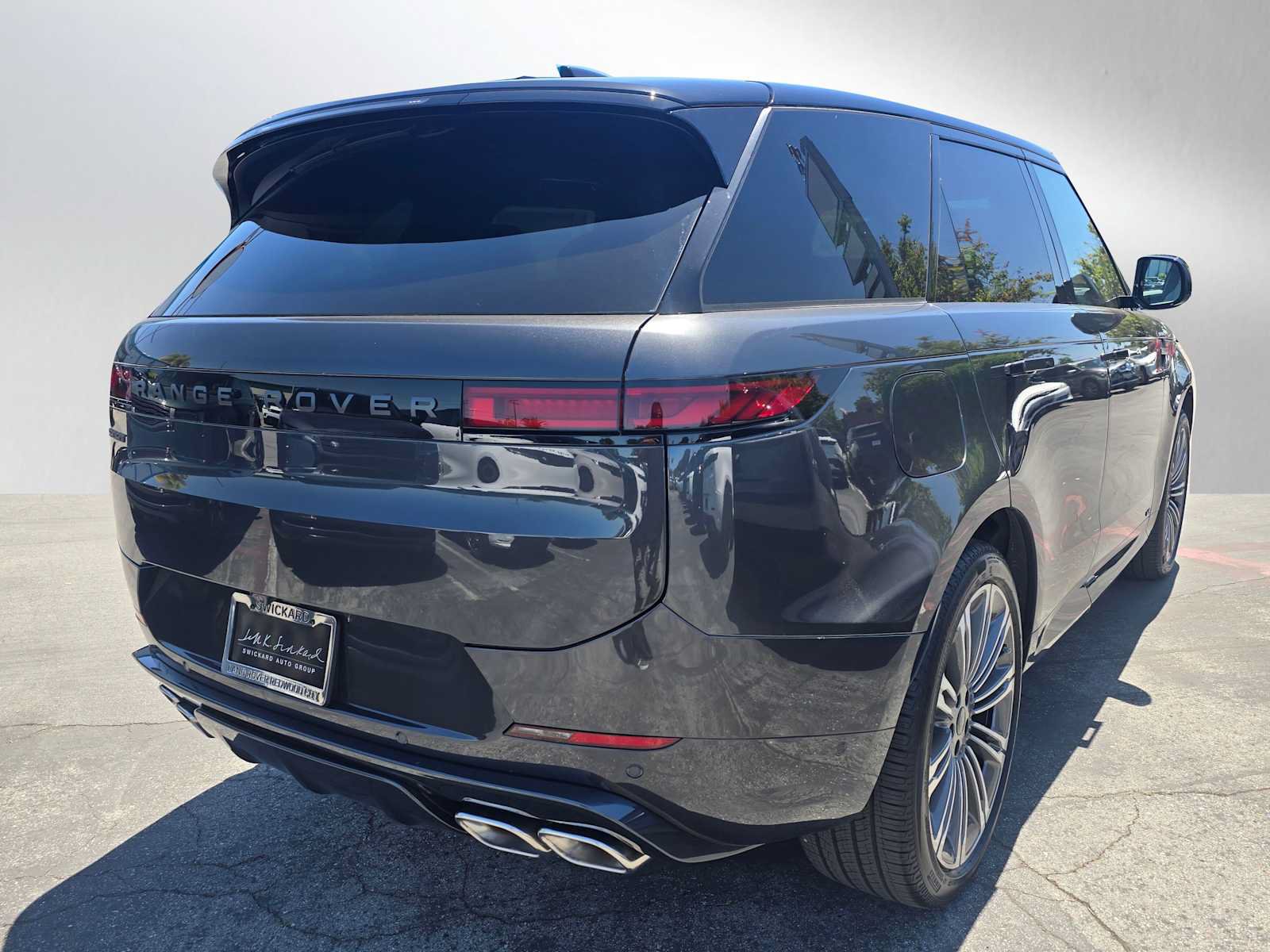 New 2026 Land Rover Range Rover Sport Dynamic SE AWD/4WD image 5
