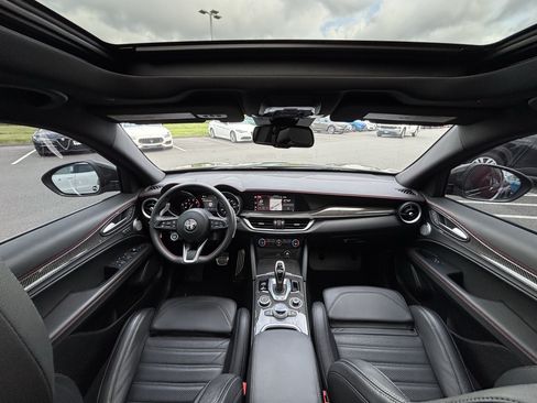 Used 2023 Alfa Romeo Stelvio Estrema AWD/4WD image 2