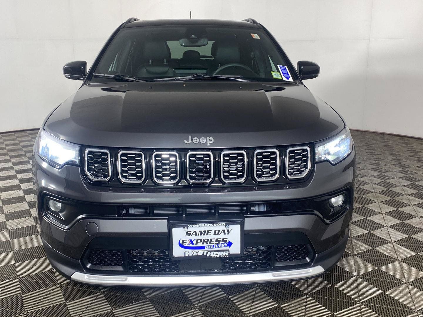 Used 2024 Jeep Compass Limited w/ Sun and Sound Group AWD/4WD image 7