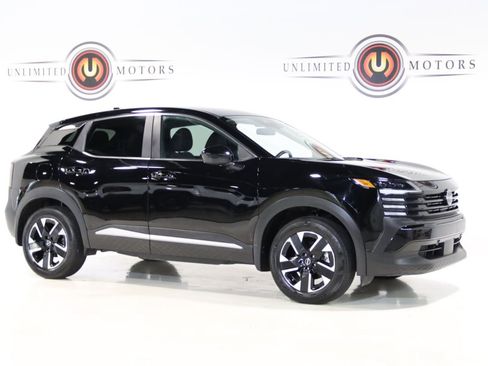 Used 2025 Nissan Kicks SV AWD/4WD image 7