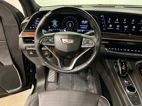 Certified 2023 Cadillac Escalade Premium Luxury w/ LPO, Floor Liner Package AWD/4WD image 18