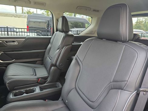 Certified 2025 INFINITI QX80 Luxe image 12